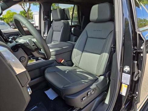 New 2026 GMC Yukon Denali w/ Denali Reserve Package AWD/4WD image 9