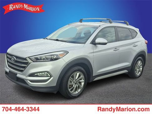 Used 2017 Hyundai Tucson SE Plus image 1