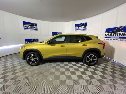 Used 2024 Chevrolet Trax RS w/ Driver Confidence Package FWD image 13