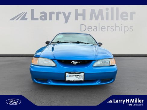 Used 1998 Ford Mustang Convertible RWD image 8