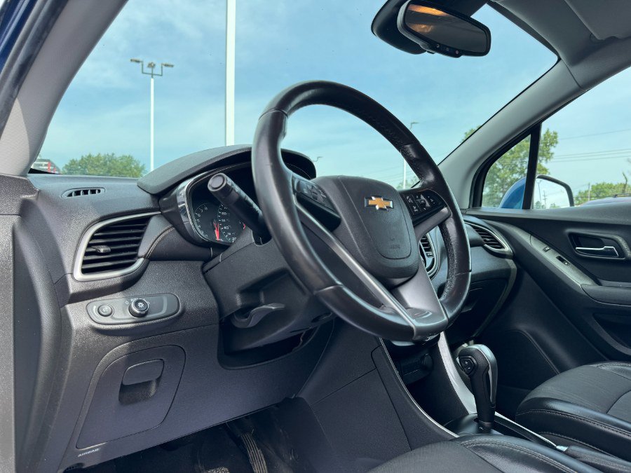 Used 2019 Chevrolet Trax LT w/ Driver Confidence Package FWD image 14