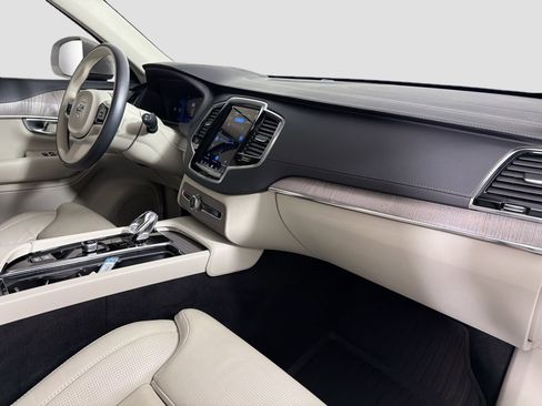 Certified 2023 Volvo XC90 B6 Ultimate w/ Lounge Package image 31