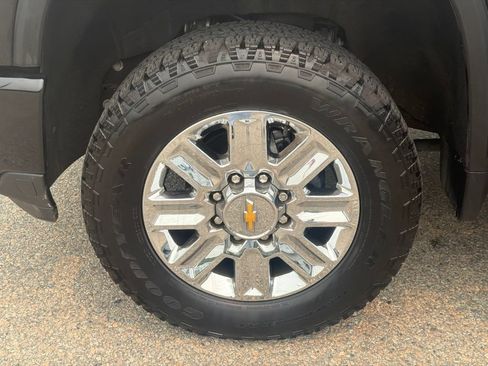 Certified 2024 Chevrolet Silverado 2500 High Country w/ Z71 Off-Road Package AWD/4WD image 12