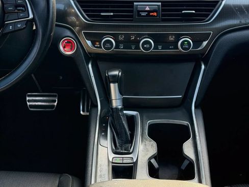 Used 2018 Honda Accord Sport image 17