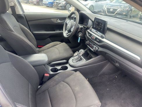 Used 2019 Kia Forte LXS FWD image 12