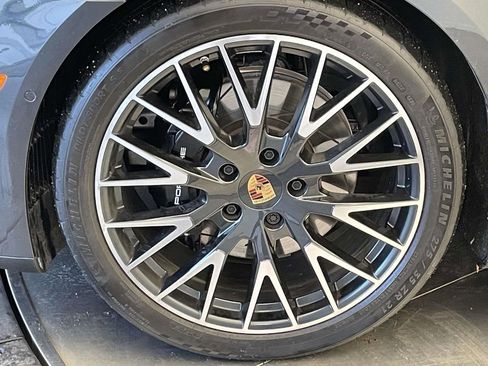 Used 2024 Porsche Panamera 4 image 11