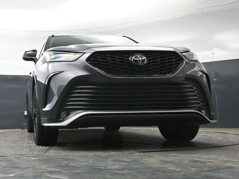 Used 2023 Toyota Highlander XSE image 34