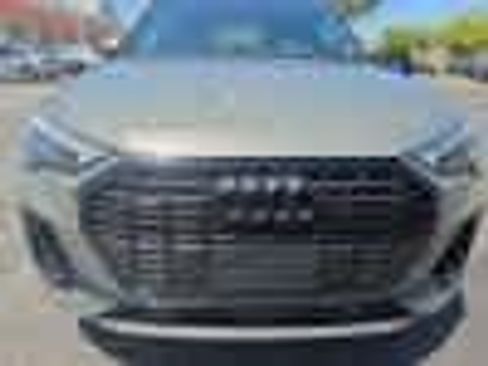 Used 2022 Audi Q3 2.0T Premium w/ Black Optic Sport Package AWD/4WD image 4