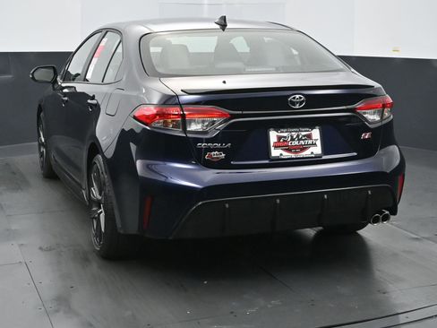 Used 2025 Toyota Corolla SE image 4