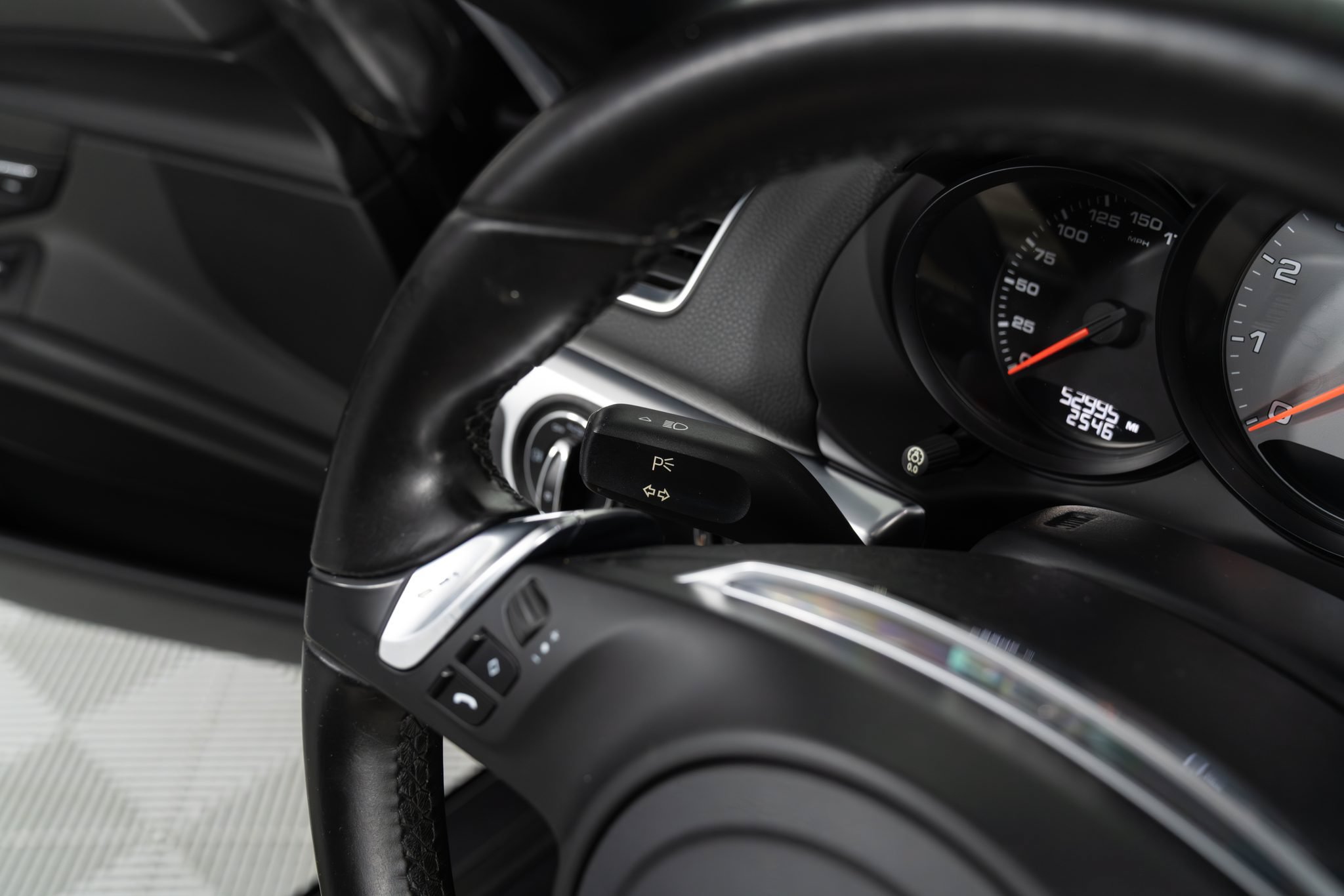 Used 2015 Porsche Boxster S RWD image 32