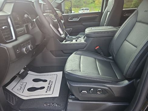 New 2026 GMC Sierra 3500 Denali AWD/4WD image 10