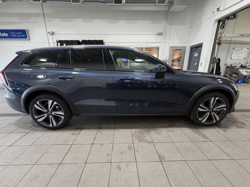New 2026 Volvo V60 B5 Cross Country Plus w/ Climate Package image 8