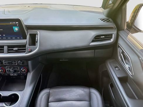 Used 2022 Chevrolet Tahoe Z71 w/ Luxury Package AWD/4WD image 19