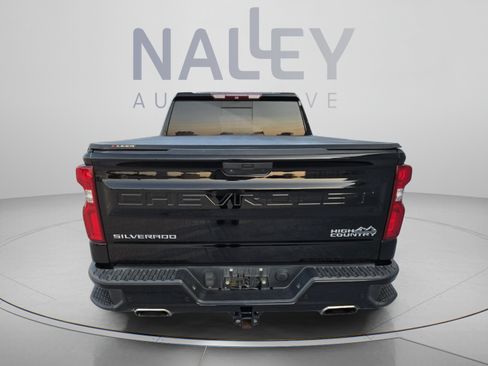 Used 2019 Chevrolet Silverado 1500 High Country w/ Technology Package AWD/4WD image 4