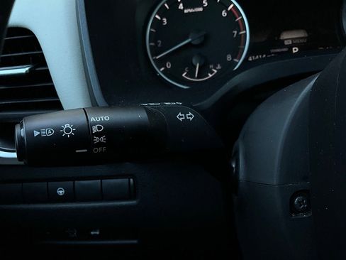 Used 2025 Nissan Rogue SV image 35