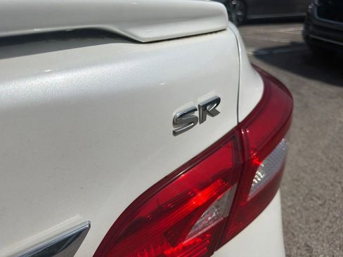Used 2019 Nissan Sentra SR FWD image 12
