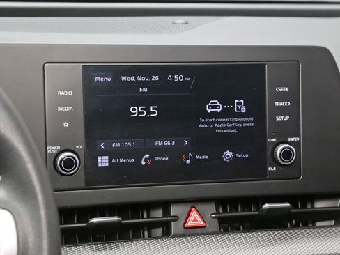 Used 2023 Kia Sportage LX image 7