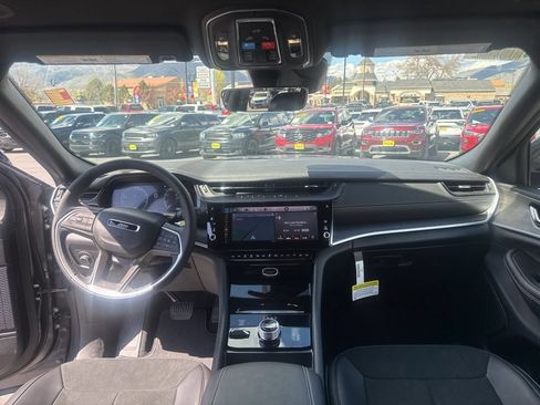 New 2026 Jeep Grand Cherokee Altitude AWD/4WD image 21