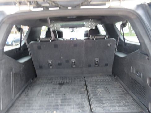 Used 2021 Chevrolet Suburban Premier w/ Premium Package AWD/4WD image 12