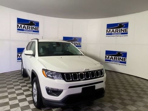 Used 2019 Jeep Compass Latitude AWD/4WD image 4