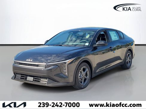 New 2026 Kia K4 FWD image 3