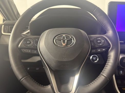 Used 2023 Toyota RAV4 XLE Premium image 19