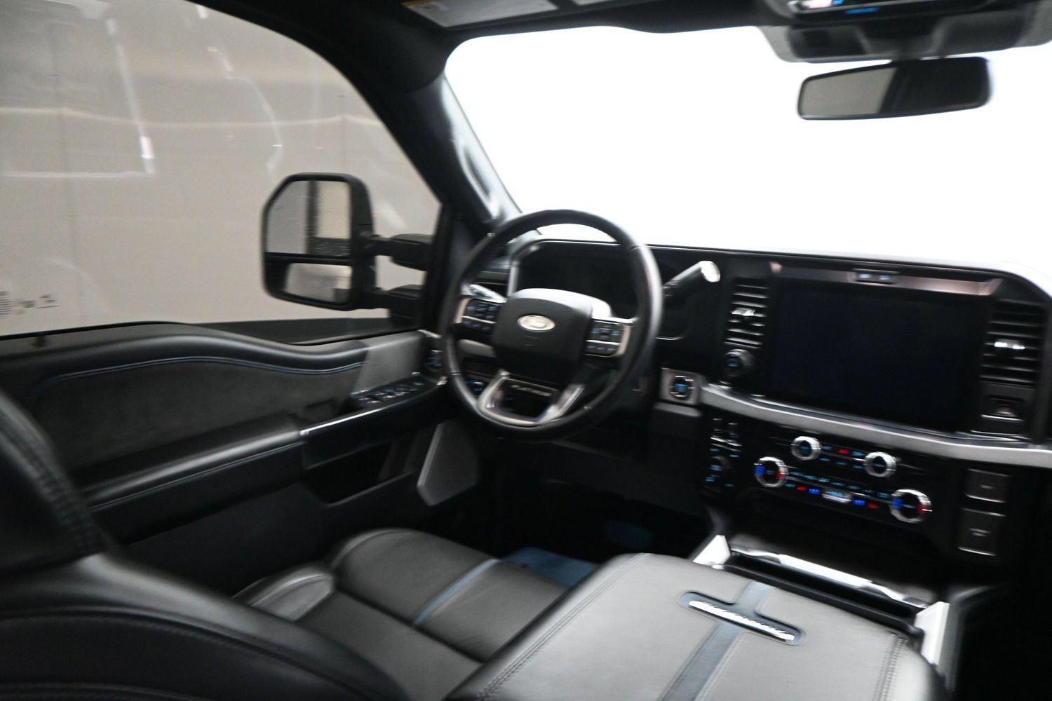 Used 2025 Ford F250 Platinum AWD/4WD image 16