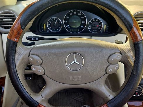 Used 2008 Mercedes-Benz CLK 550 Cabriolet image 12