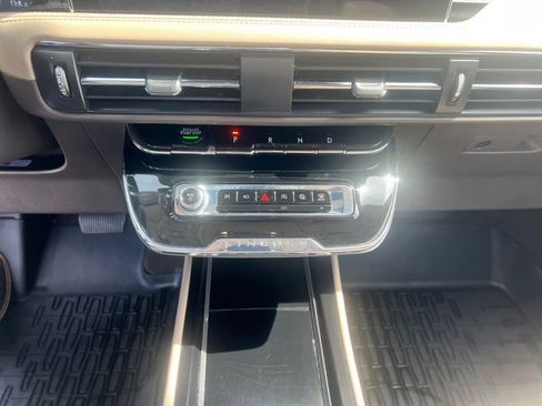 Used 2023 Lincoln Corsair AWD image 22