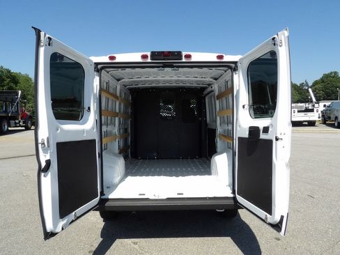 Used 2025 RAM ProMaster 2500 w/ U-Haul Equipment Group FWD image 39