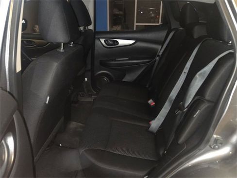 Used 2020 Nissan Rogue Sport S image 21