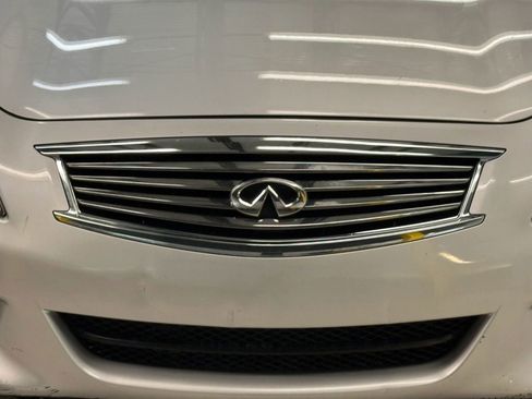 Used 2015 INFINITI Q40 w/ Navigation Package RWD image 5