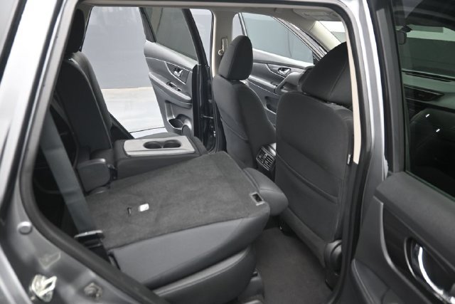 Used 2018 Nissan Rogue SV AWD/4WD image 30
