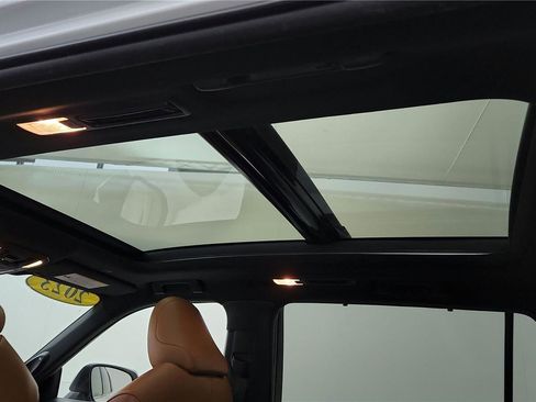 Used 2023 Toyota Highlander Platinum image 39