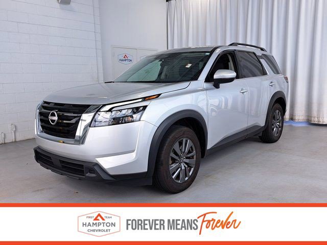 Used 2023 Nissan Pathfinder SV FWD image 1