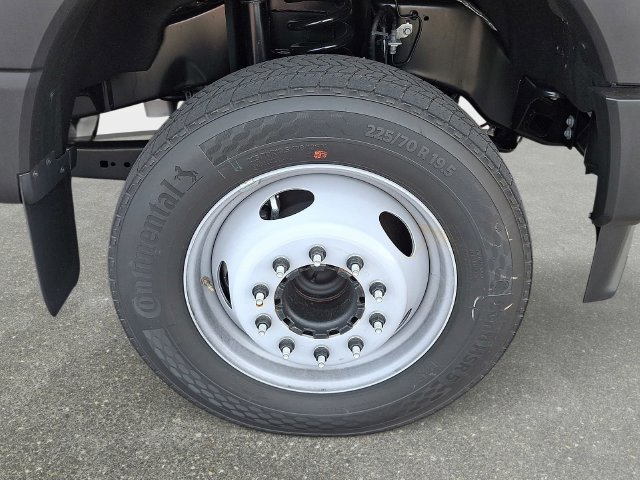New 2026 Ford F550 2WD Regular Cab Super Duty image 8