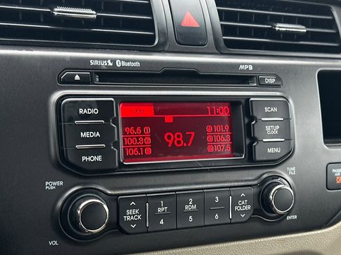 Used 2013 Kia Rio EX image 17