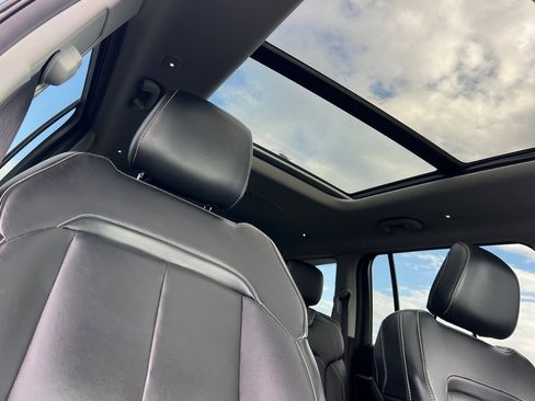 Used 2021 Jeep Grand Cherokee L Limited image 21