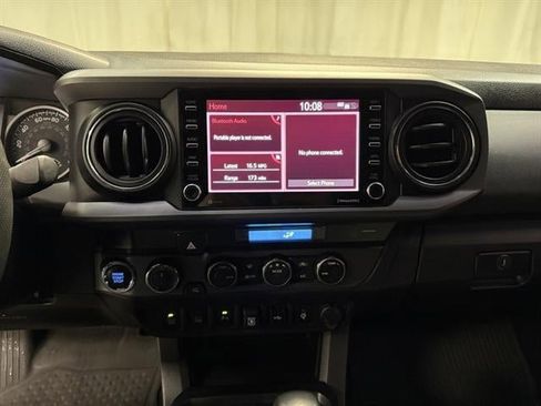 Used 2022 Toyota Tacoma TRD Sport w/ Technology Package image 29