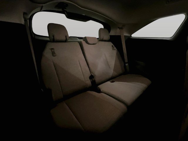 Used 2025 Toyota Sienna LE FWD image 27