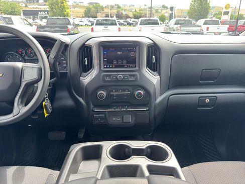 Used 2021 Chevrolet Silverado 2500 Custom w/ Custom Value Package AWD/4WD image 9