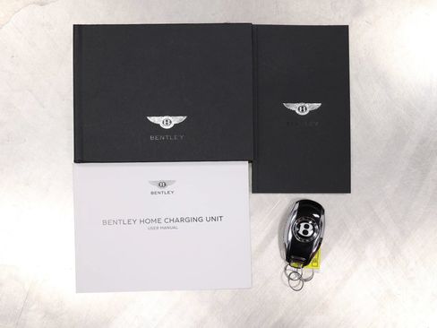 Used 2022 Bentley Flying Spur Plug-In Hybrid AWD/4WD image 5