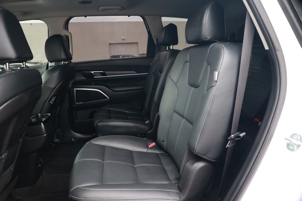 Used 2025 Kia Telluride EX w/ EX Captain's Chair Package FWD image 37