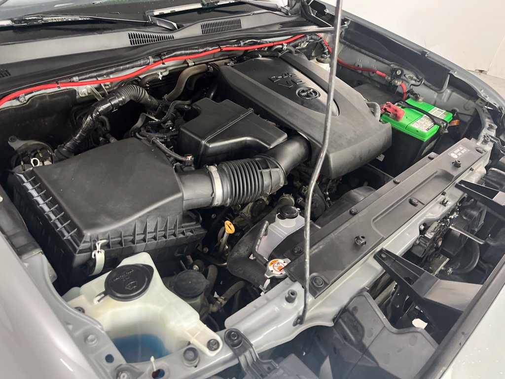 Used 2019 Toyota Tacoma Limited AWD/4WD image 10