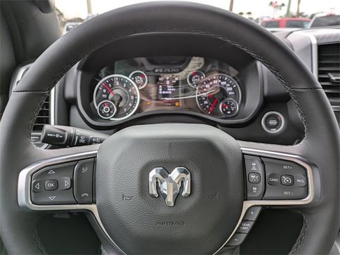 New 2026 RAM 1500 4x4 Crew Cab image 27