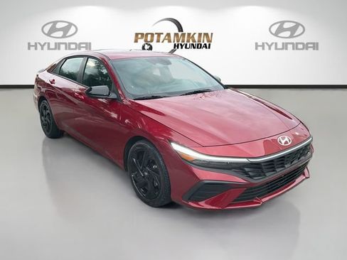 Certified 2026 Hyundai Elantra Sport FWD image 3