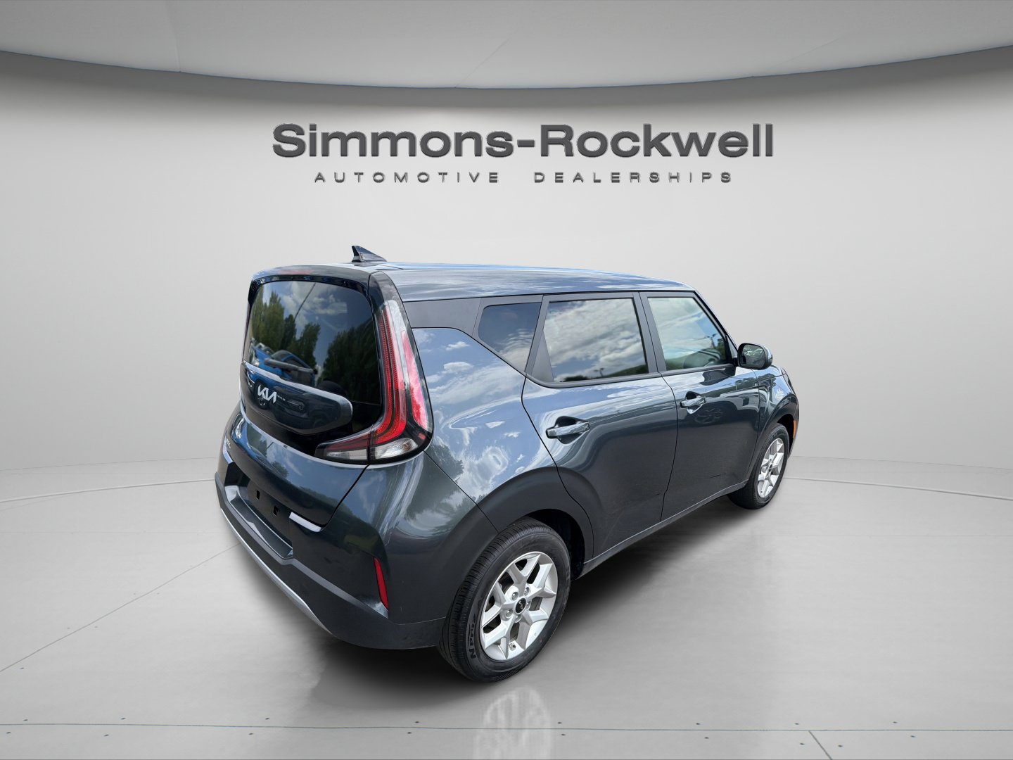 Used 2025 Kia Soul LX w/ LX Technology Package FWD image 5