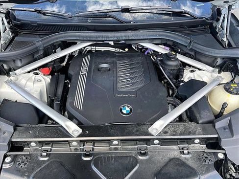 Used 2023 BMW X6 xDrive40i w/ M Sport Package image 11