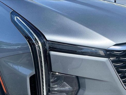 Certified 2025 Cadillac XT4 Premium Luxury image 31