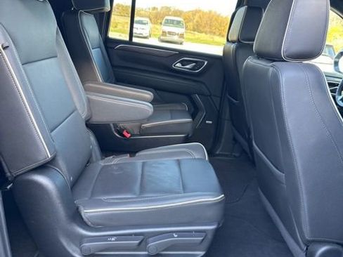 Used 2024 Chevrolet Suburban Premier image 36